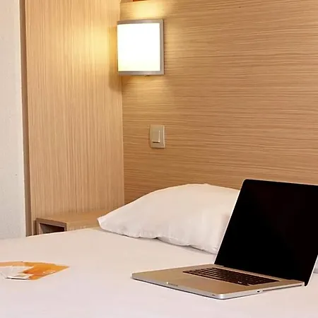 Premiere Classe Perpignan - Aeroport Hotel *